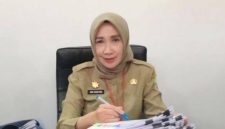 Plt Sekretaris Dewan Kabupaten Bekasi (Ani Gutini). 